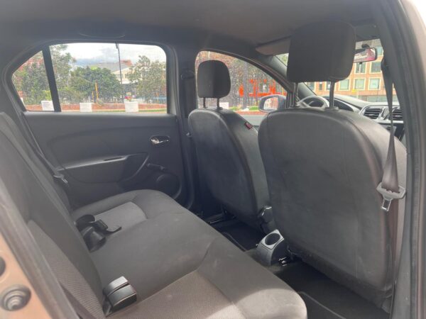 RENAULT LOGAN - Imagen 20