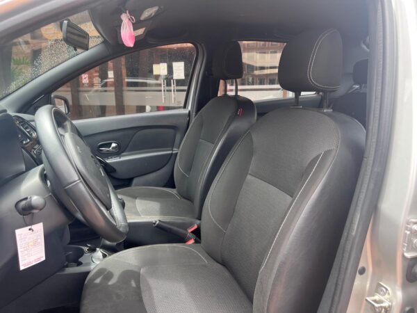 RENAULT LOGAN - Imagen 24
