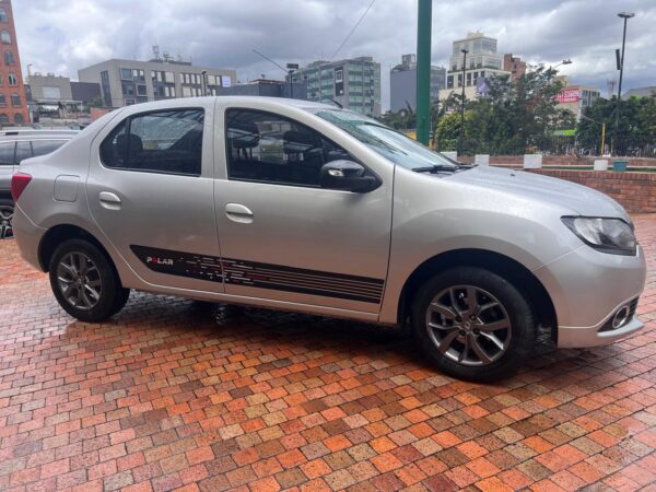 RENAULT LOGAN - Imagen 5