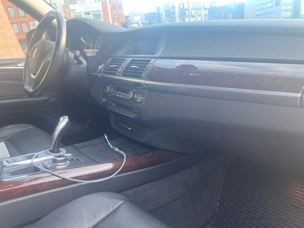 BMW X5 XDRIVE 4.8 i - Imagen 22