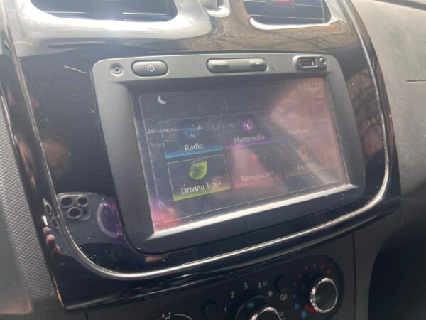 RENAULT LOGAN - Imagen 27