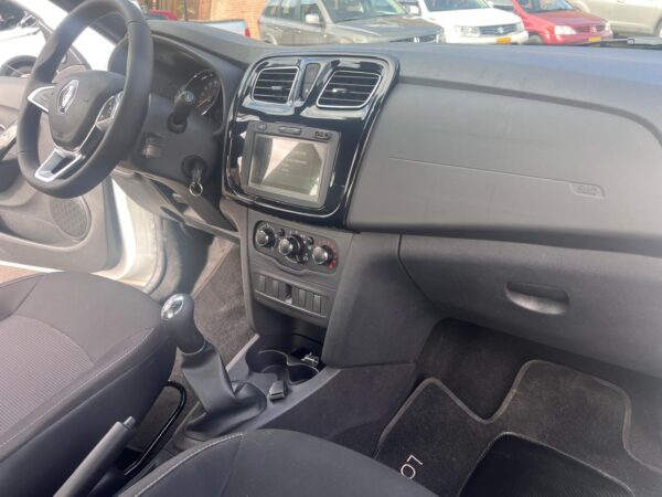 RENAULT LOGAN SERVICIO PUBLICO - Imagen 17