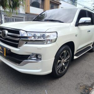 TOYOTA LAND CRUISER 200VXS V8